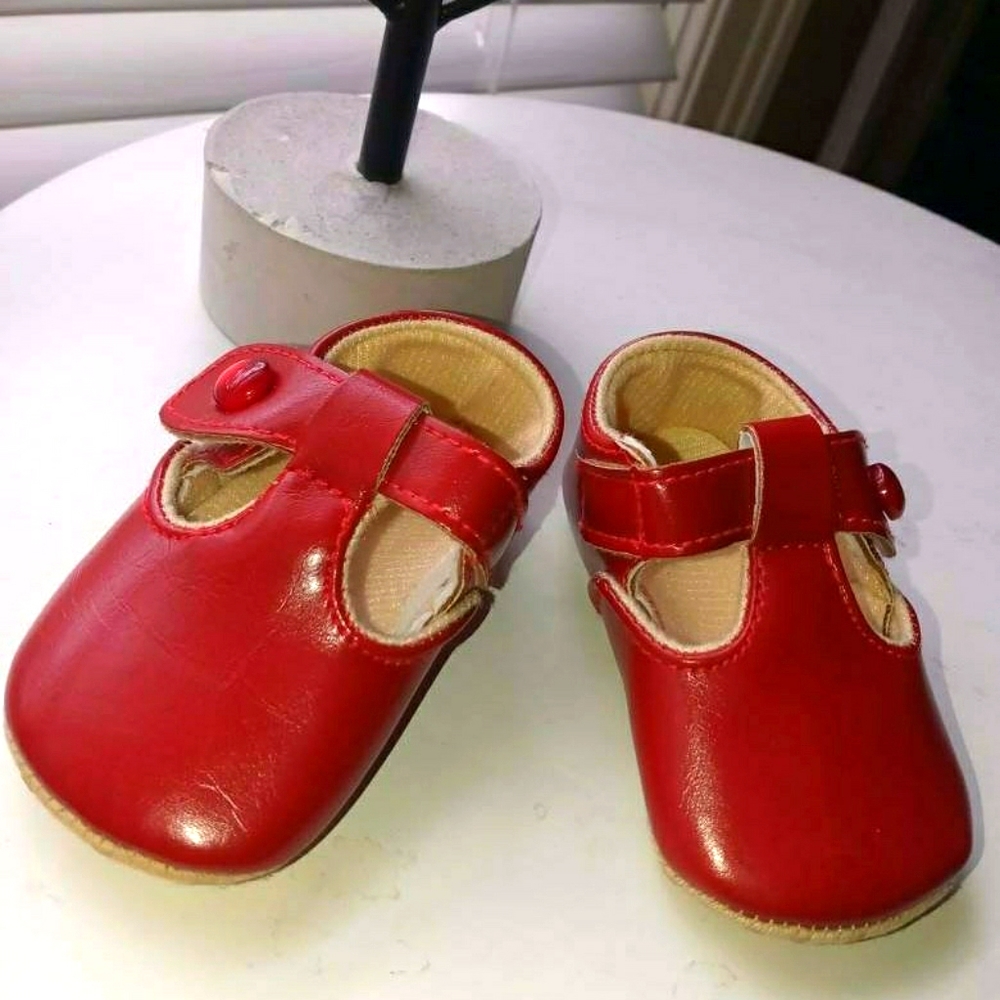 Size 1 leather soft sole shoe